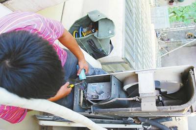 中山坦洲日立空调售后维修移机清洗服务总部电话