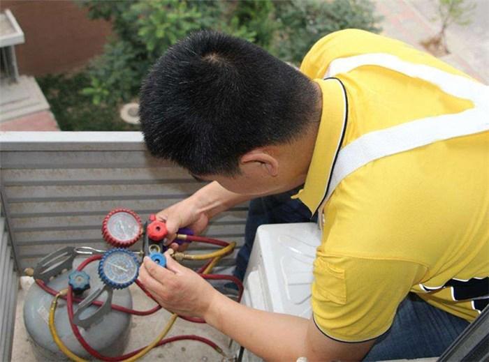 郑州管城区格力空调售后电话|格力空调加氟保养维护