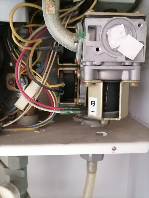 张家港热水器维修电话 热水器不加热 温度不够 不启动 漏水等