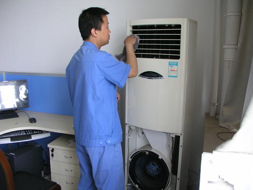 南阳厂家格力空调不制冷维修，空调加氟，清洗总部报修热线