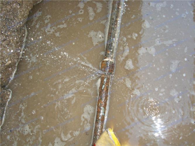 水管出现漏水，是使用电焊方法好还是补焊方法好？